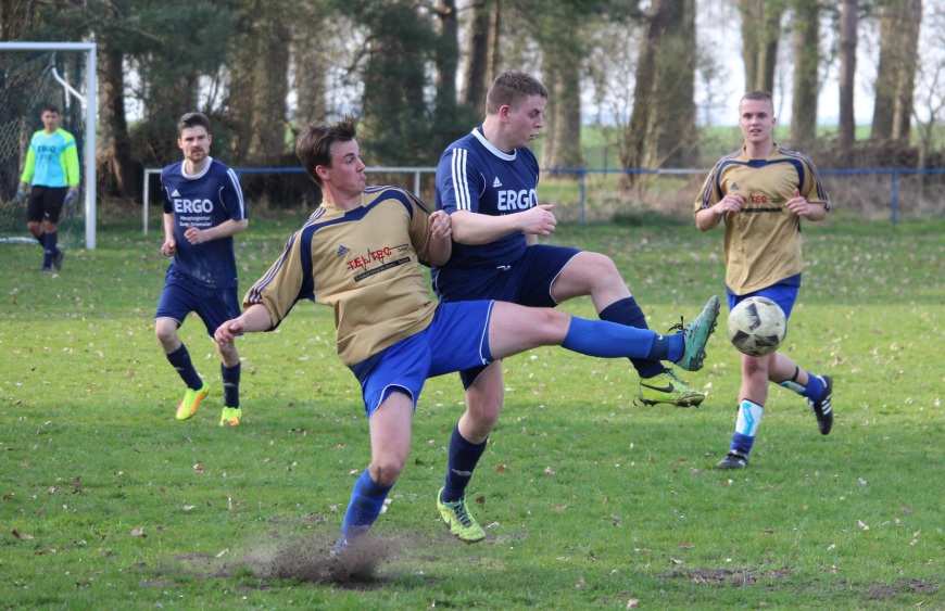 Normen Feldheim (l.) im Spiel gegen Trent