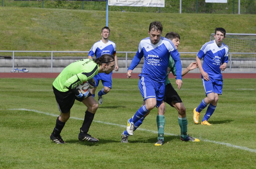 Nico Offermann (l.) absolvierte als einziger Baaber eine starke Partie; Foto: Rico Nestmann