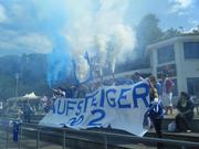 Fans von Blau-Weiß 50 Baabe bejubeln Aufstieg mit Pyro